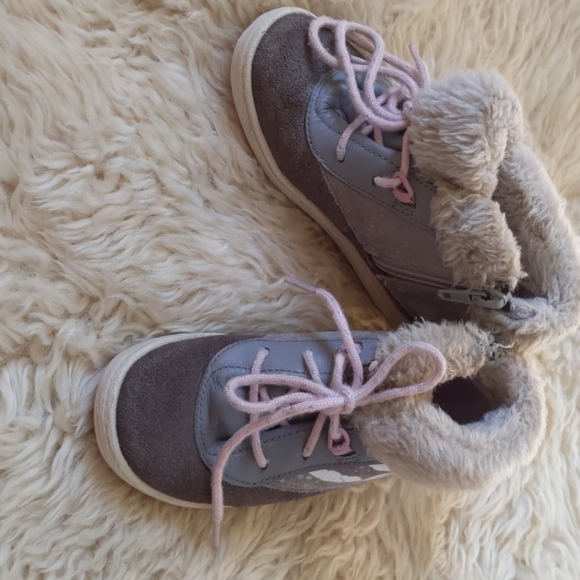 Shoes - Picture 2 of 3